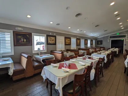 De Luca's Restaurant, business photo 4