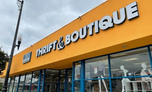 URM Thrift & Boutique business photo
